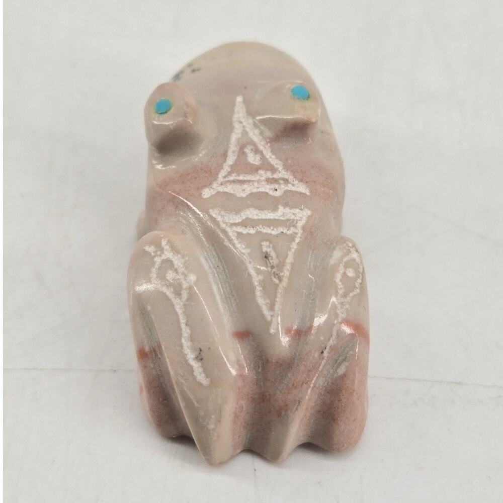 Mini Carved Stone Zuni Fetish Frog Toad Etched Turquoise Eyes By Adrian Cachini - Picture 3 of 12